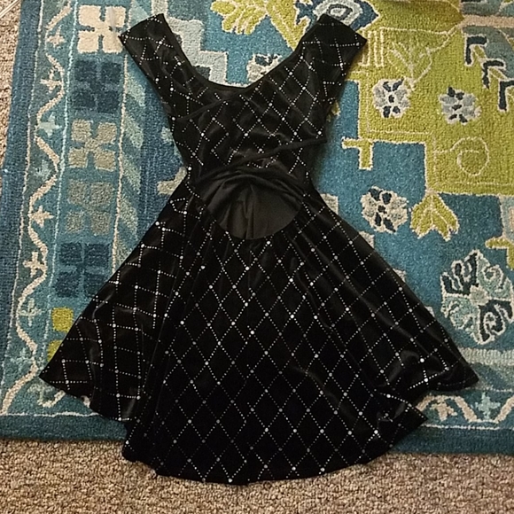 Dress - Picture 2 of 3